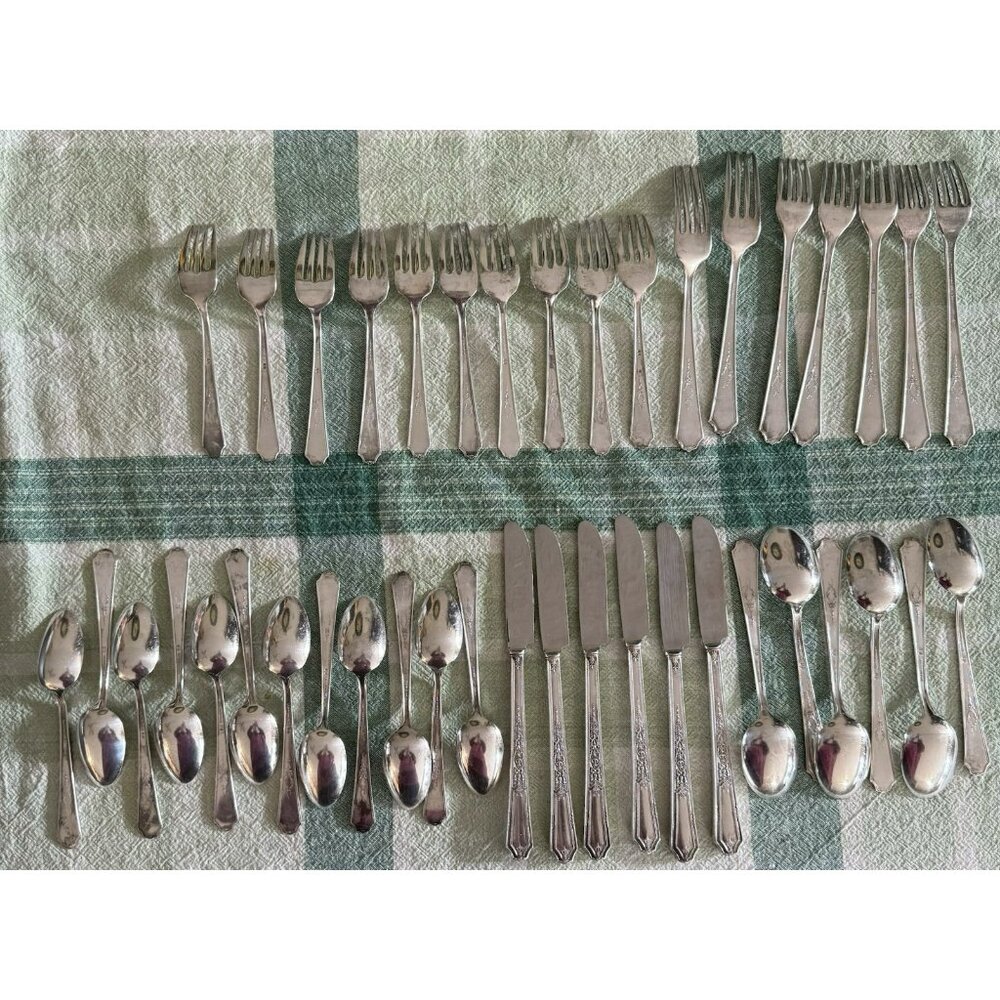 1847 Rogers Bros Ancestral Silver Plated Flatware Set Of 41 VGUC c1924-1973